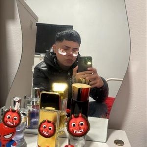 Meet your Posher, Max